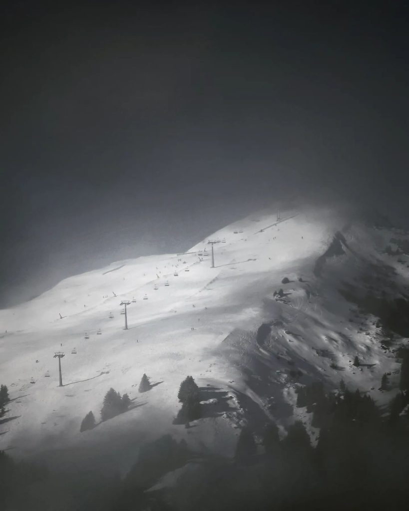 #lvillars #snow #switzerland #suisse #swiss #vaud #swissalps #landscape #myswitzerland #myvaud #inlovewithswitzerland #ski #suisseromande #alpesvaudoises #montagne #landscapephotography #mountains #beautifulswitzerland #ski