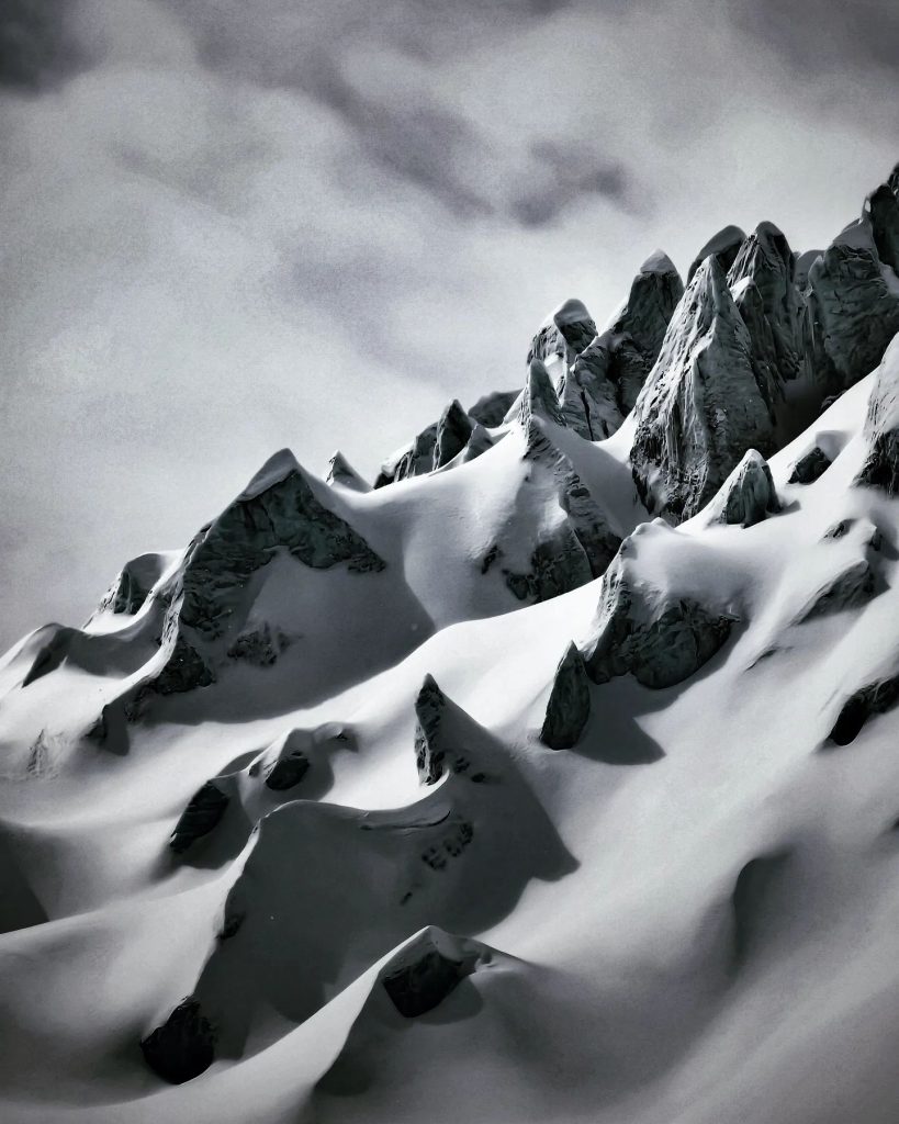 #saasfee #ski #swissalps #mountain #sky #landscape #swiss #blackandwhite #alps #snow #landscapephotography #valais #winter #glacier #ice #mountains #wallis #skiing @saasfee